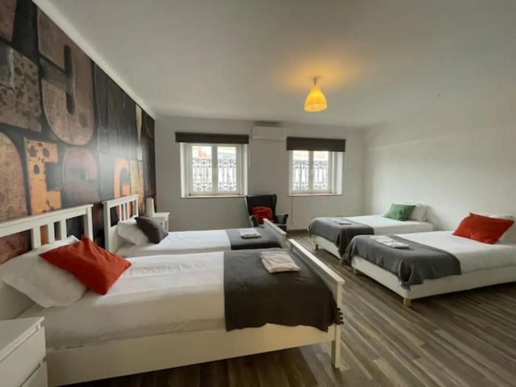 ליסבון Santos Deluxe Apartment פורטוגל